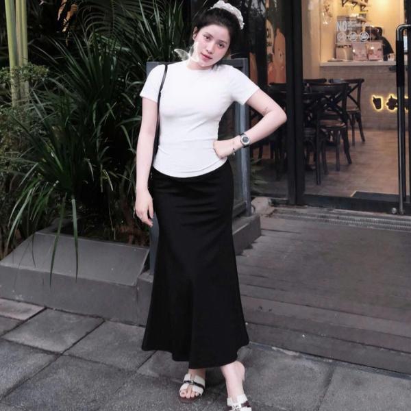 Sét Áo Váy Cotton Zip Trắng Phối Chân Váy Đuôi Cá Màu Đen Hack Dáng Free Size < 58 Kg 3