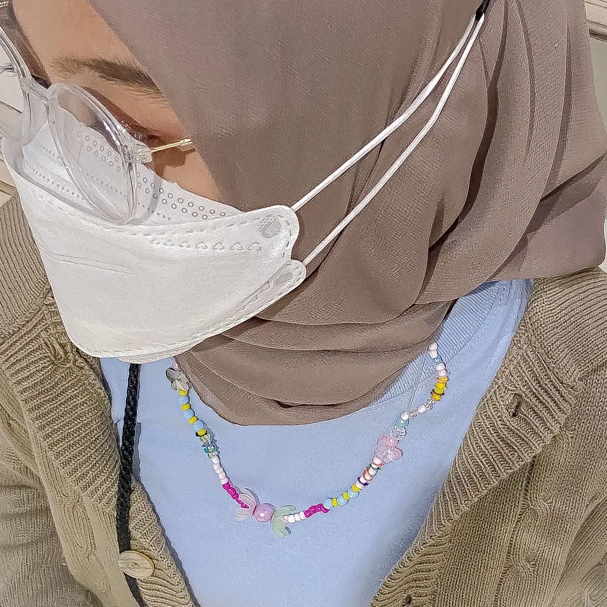 Kalung Manik Warna-Warni Aksesoris Perempuan Black Crystal