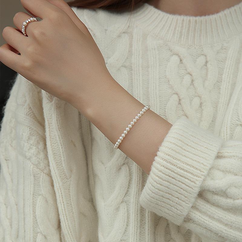 Product Introduction of 2024 New French Folding Bracelet Light Luxury Minority Exquisite Elastic String Bracelet 6