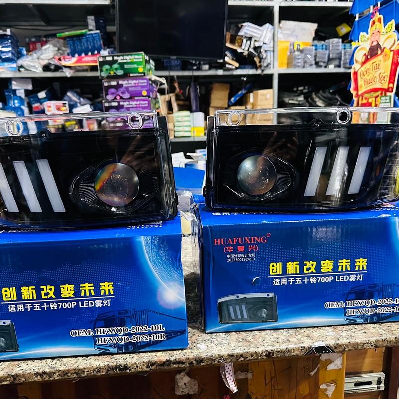 Đèn led BI gầm isuzu FVM, ISUZU 8T-15T điện 24v gắn cho isuzu FVM,  ISUZU 8T. ISUZU 15T giá 1 cặp Phụ Tùng