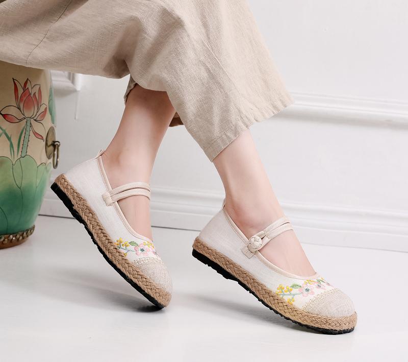 Product Introduction of 2025 Summer New Beijing Traditional Embroidered Shoes Women's Embroidered Linen Cloth Shoes Ethnic Style Shallow Mouth Embroidered Shoes 4