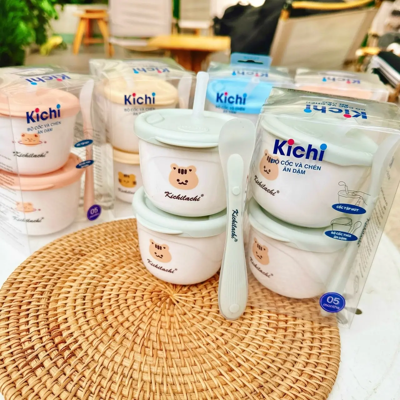 Bộ sản phẩm ăn dặm Com bo cốc + chén+ thìa Silicon Kichi cho bé Kem