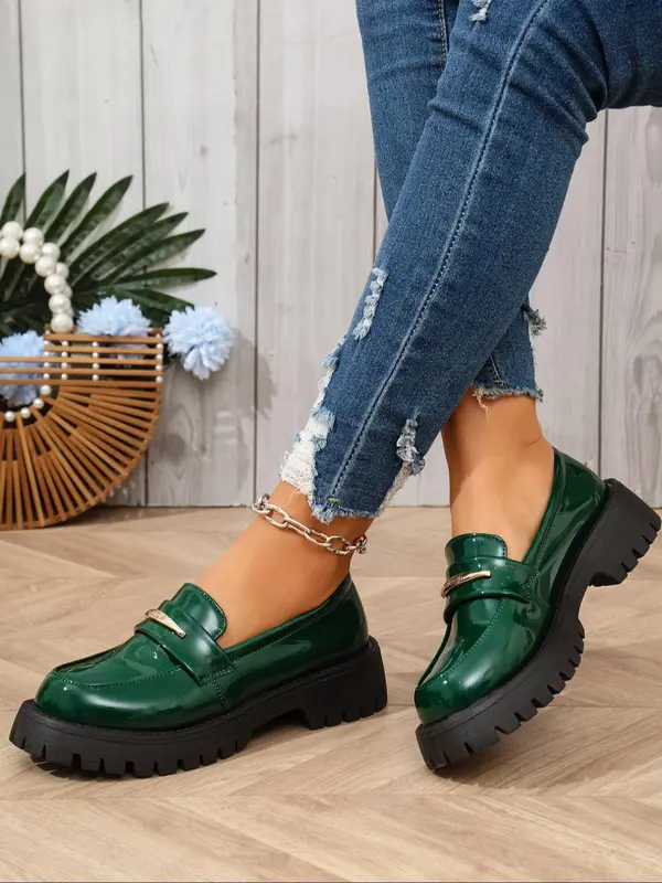 Women's Fashionable Solid Color Slip on Loafers, Casual Comfortable Round Toe Flat Shoes for Daily Wear, Lightweight Breathable Shoes for All Seasons 2