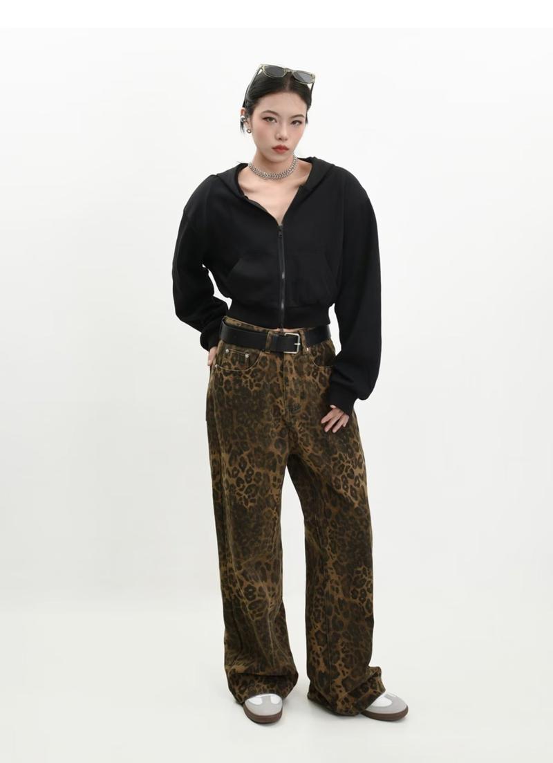 Product Introduction of 2025 New Vintage American Style Leopard Print Jeans - Loose Straight Leg Unisex Retro Pants | Trendy Casual Streetwear for Men & Women 13