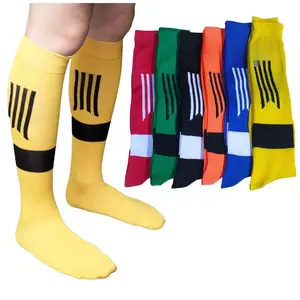 Paket 3 Pasang Kaos Kaki Bola Futsal Pria Dewasa Panjang – Motif Garis Sporty, Nyaman & Elastis