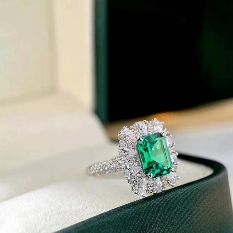 Product Introduction of Simple Super Shiny Elegant Emerald Set Rings Necklace Frosty Style Stud Earrings Online Influencer Necklace TikTok Cross-Border Hot Sale 2