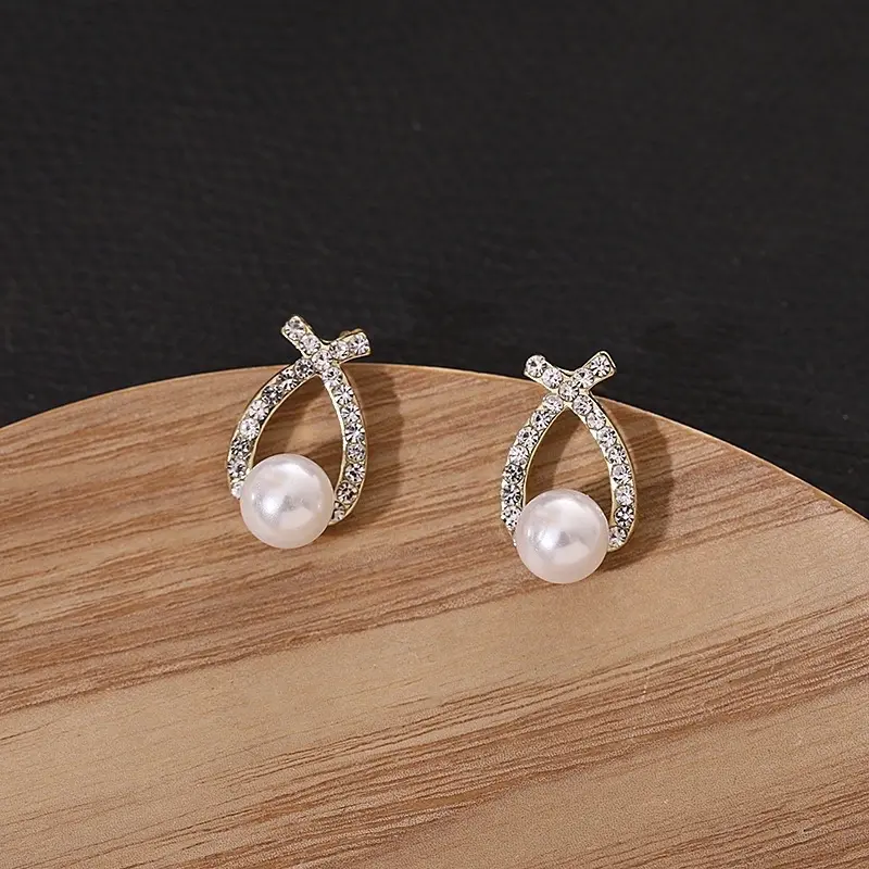 b82727 anting aksesoris wanita feminim elegan
