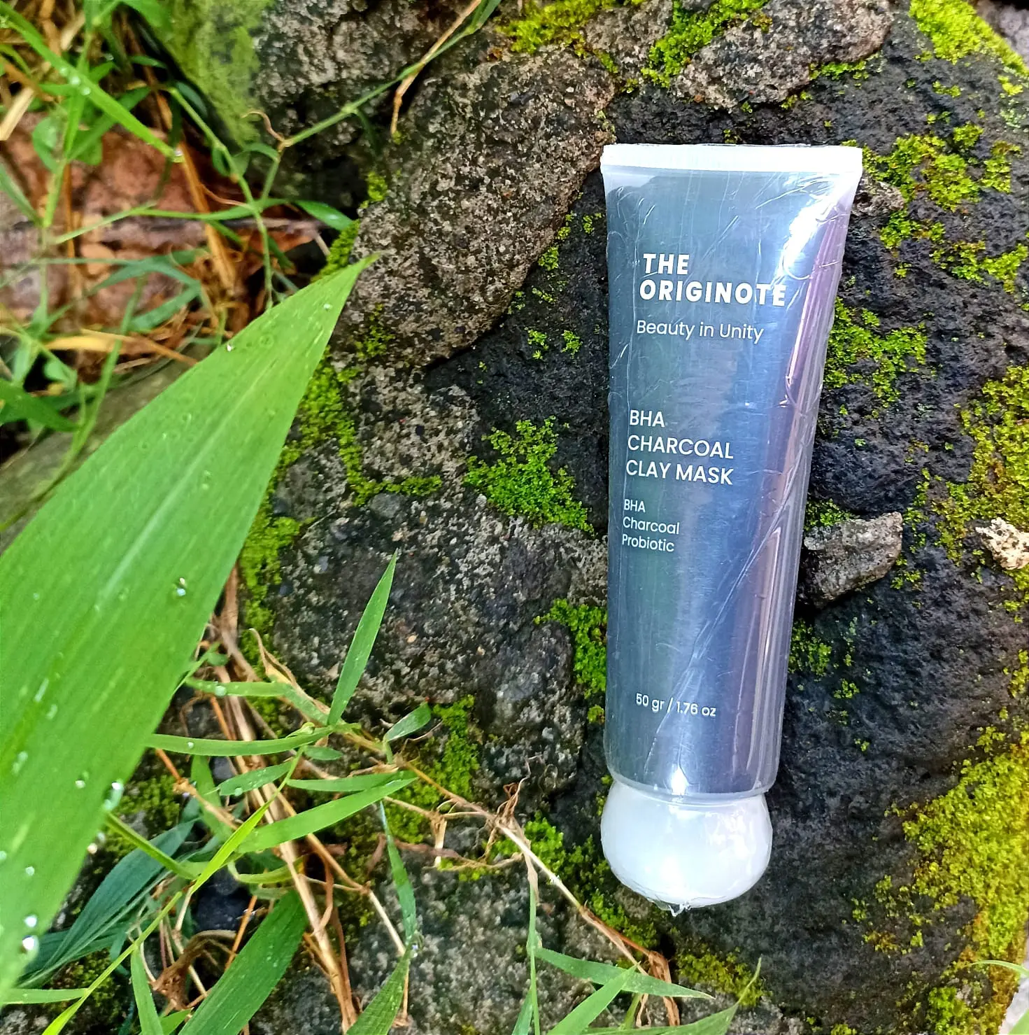 The Originote BHA Charcoal Clay Mask - Membantu Membersihkan Pori-Pori dan Meredakan Jerawat Komedo Mencerahkan