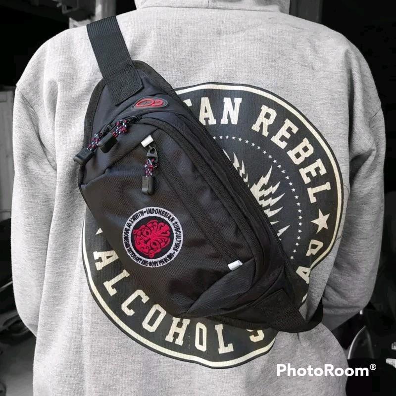 Tas Selempang Cowok Logo bordir Masberto 0