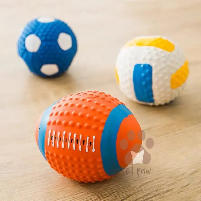 Mainan Gigit Bola Karet Anjing Kucing Soccer Rugby Edition Bunyi Toys