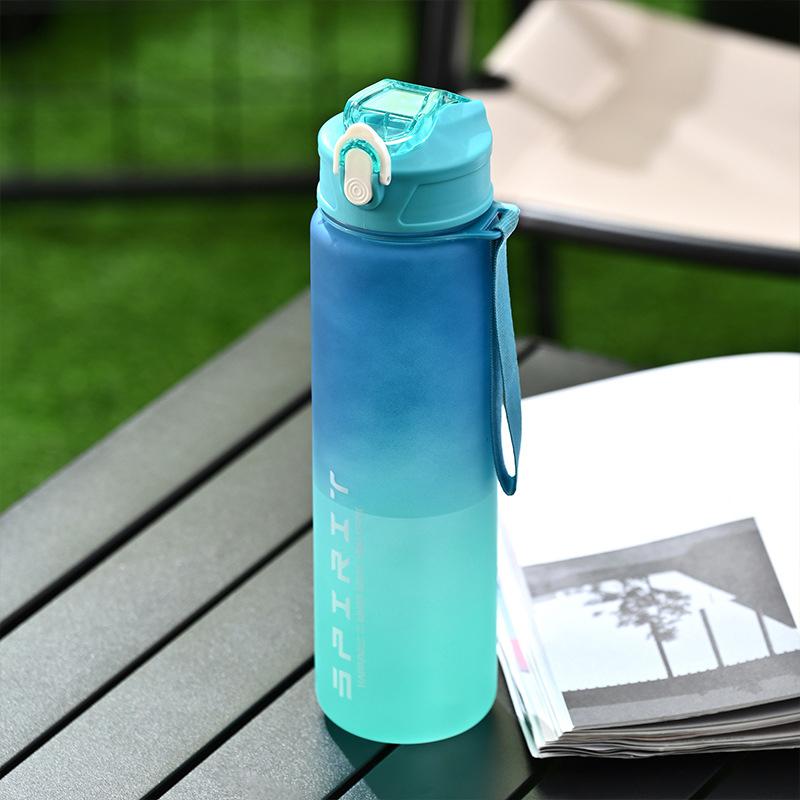 Product Introduction of Bình Nước Thể Thao, Dung Tích Lớn 800ml / 28oz, Chống Rò Rỉ, Cốc Nhựa Đầy Màu Sắc, Thích Hợp Để Uống Nước, Lý Tưởng Cho Du Lịch Ngoài Trời, Cầm Tay, Thích Hợp Cho Phòng Tập Gym Thể Dục Và Thể Dục, Bình 33
