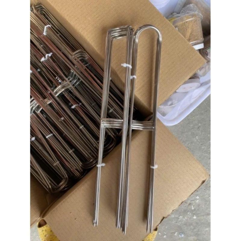  chống cần câu lăng xê cắm đất dưới pát máy câu 