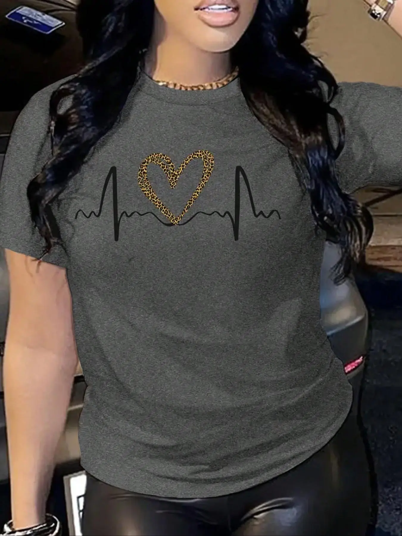 Women's Heart & Heartbeat Print Round Neck Tee, Casual Short Sleeve T-Shirt for Summer, Ladies Clothes for Daily Wear, Summer Tops