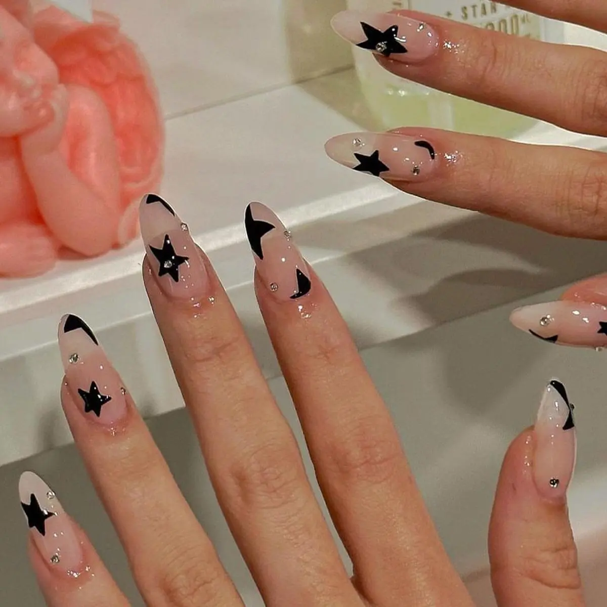 24pcs/set Elegant Stars & Rhinestones Design Press On Almond Fake Nail For Women & Girls Removable Nail Art Artificial Full Cover