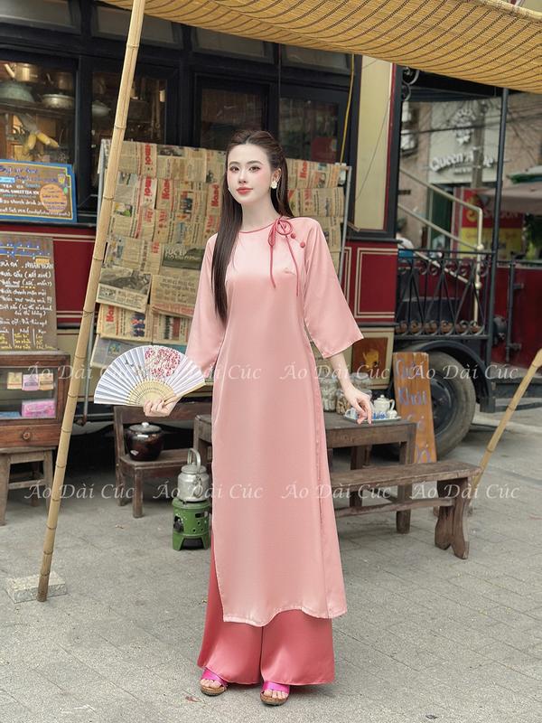 Áo cách tân  2 tà lụa ngọc trai , chất liệu mềm mượt không nhăn, phù hợp mặc dịp tết - Áo Dài Cúc 1