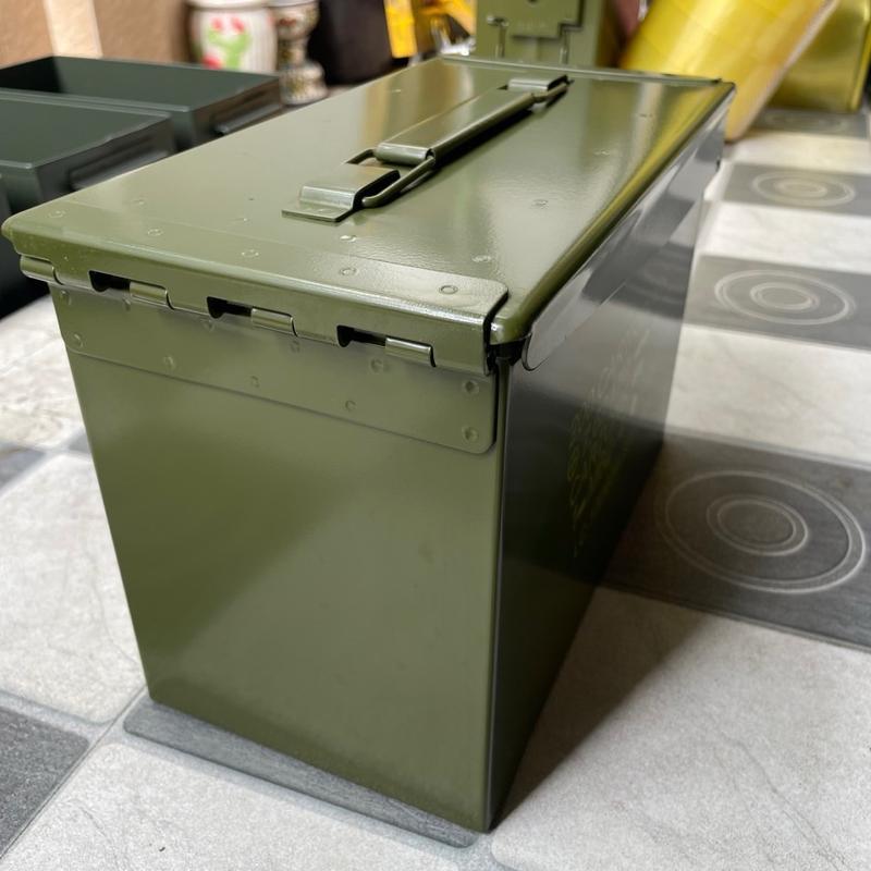 ￼Hộp sắt đựng dụng cụ đa năng 7L gắn sẵn ốc vít để lắp khóa ( không bao gồm khóa chỉ có ốc vít) 5