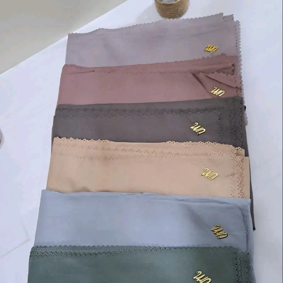 MIRACLE PLAIN LASERCUT METAL LOGO 110x110cm kerudung voal umama scarf Muslim Square Jilbab Empat