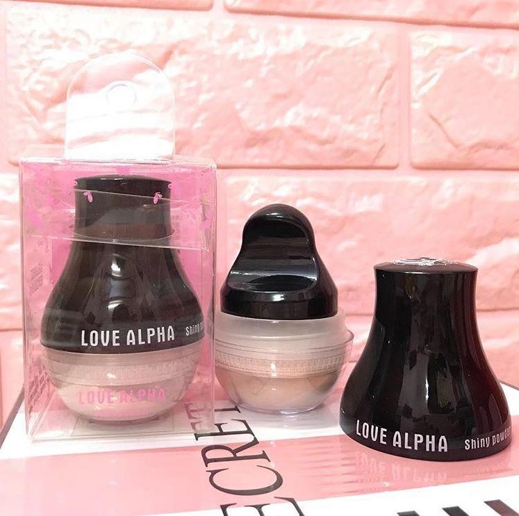 PHẤN PHỦ BỘT KIỀM DẦU LOVE ALPHA ÁNH NHŨ KIM TUYẾN LẤP LÁNH