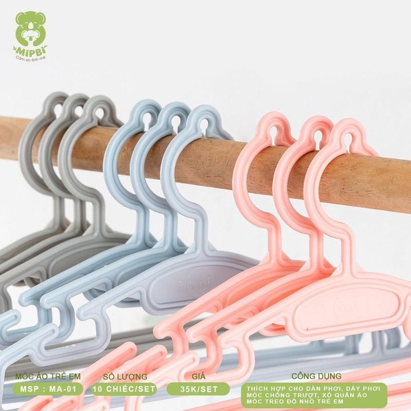 Set 10 Móc quần áo trẻ em , móc nhựa treo đồ em bé Mipbi cao cấp 2
