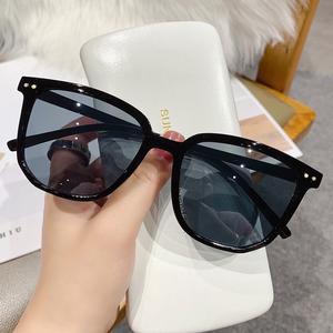 FS Elegant Oversized Cat Eye Sunglasses | Chic Black Frame with UV Lens | Fashion Eyewear for Women | Daily Glam Look Malaysia Cermin Mata Hitam