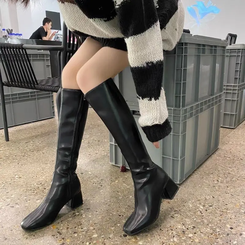 Bốt đùi nữ đế vuông boots da mềm lót lông đế cao 5cm 2