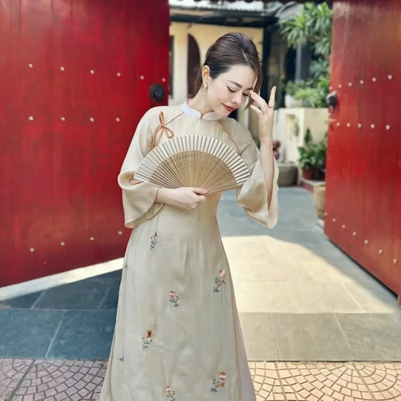 Áo Dài Chi Giao tơ crep, thêu cao cấp 4 tà 1