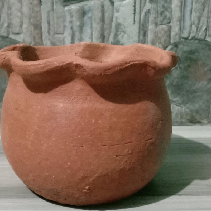 pot bunga melengkung (gerabah) 1
