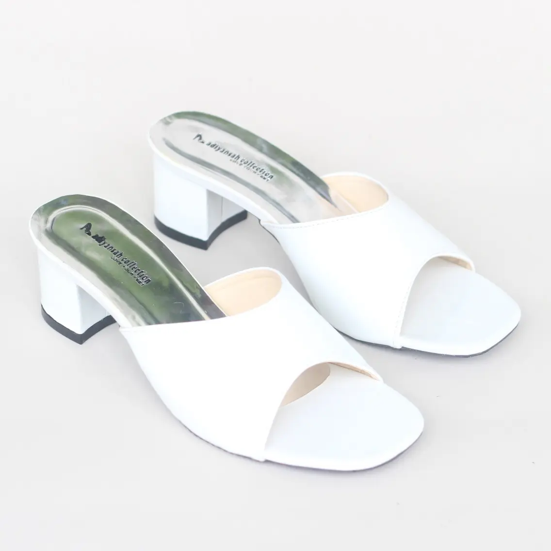 sandal wanita kokop polos Hak Setengah (3-5 cm) Square Toe Jepit