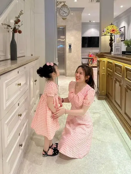 Bnstyle Đồ Đôi Mẹ Và Bé Caro Màu Hồng Dáng Chữ A Mb222
