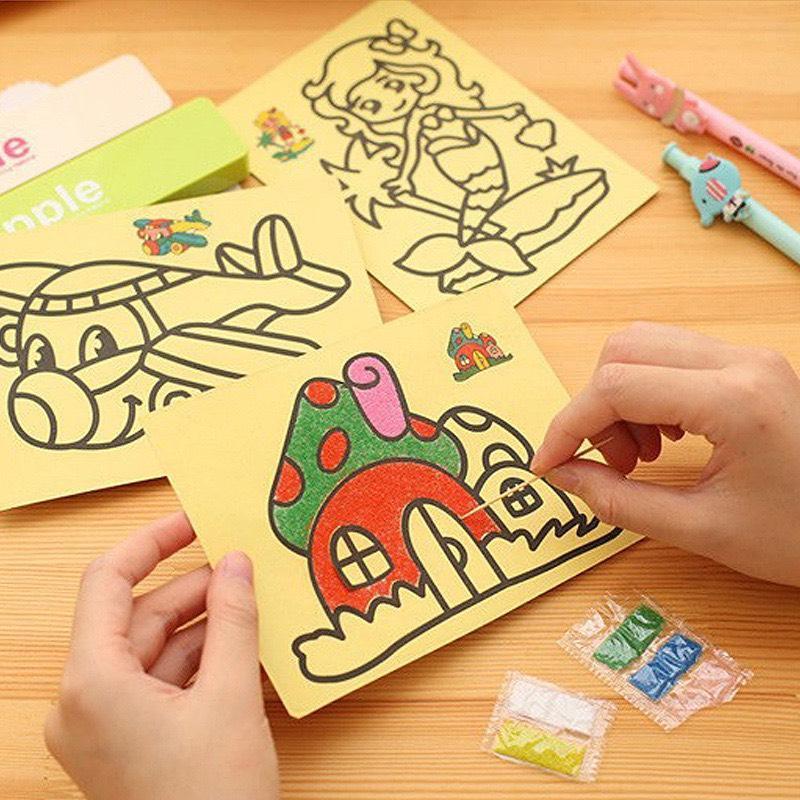 Tranh Cát Cho Bé Tập Tô Màu, Có Sẵn Cát, Nhiều Mẫu Đa Dạng Cho Bé Trai Và Bé Gái Thỏa Sức Sáng Tạo Kích Thước 8,5x11,5cm 0