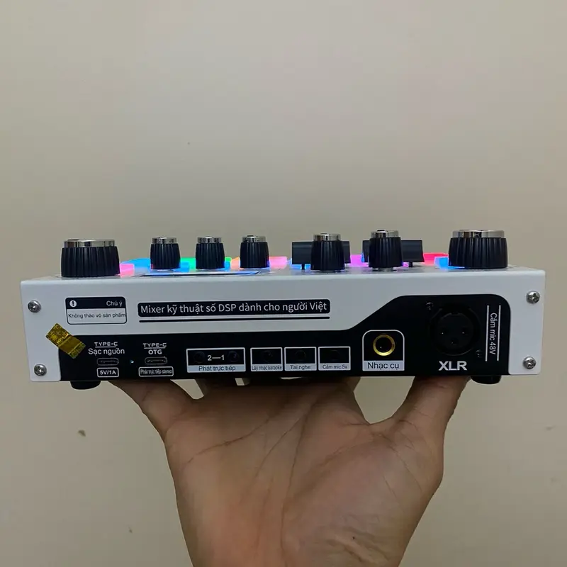 Hàng nóng Sound card x7 mới 2024 .Phiên bản tiếng việt, tích hợp mic 5v và mic 48,vỏ kim loại chắc chắn và tinh xảo,âm thanh cực nét. sound card ngẫu nhiên 4