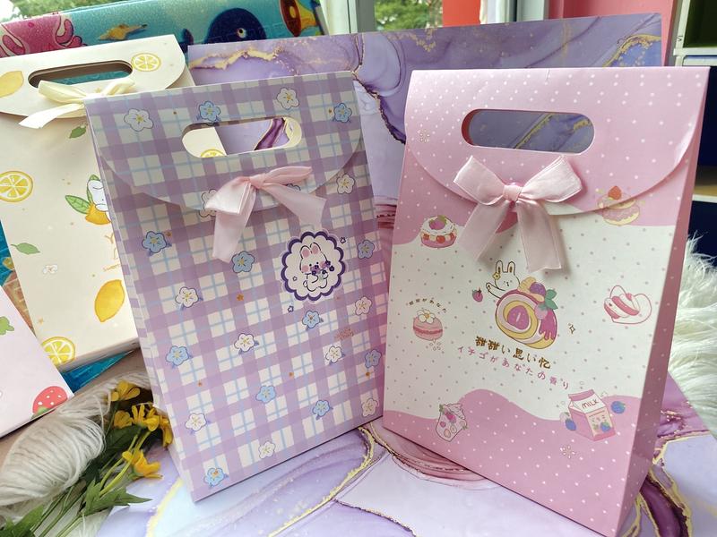 Product Introduction of PAPER BAG UKURAN S (25,5 X17,5 cm) 8