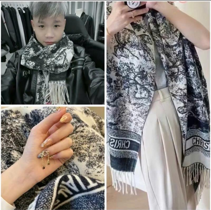 [ BẢN CHỮ CHUẨN ] Khăn D.R Dạ Cao Cấp Sang Trọng , Khăn Len Dạ DR Choàng Vai Quàng Cổ Ấm Áp Khổ To Có Tua Dua ( Không hộp)