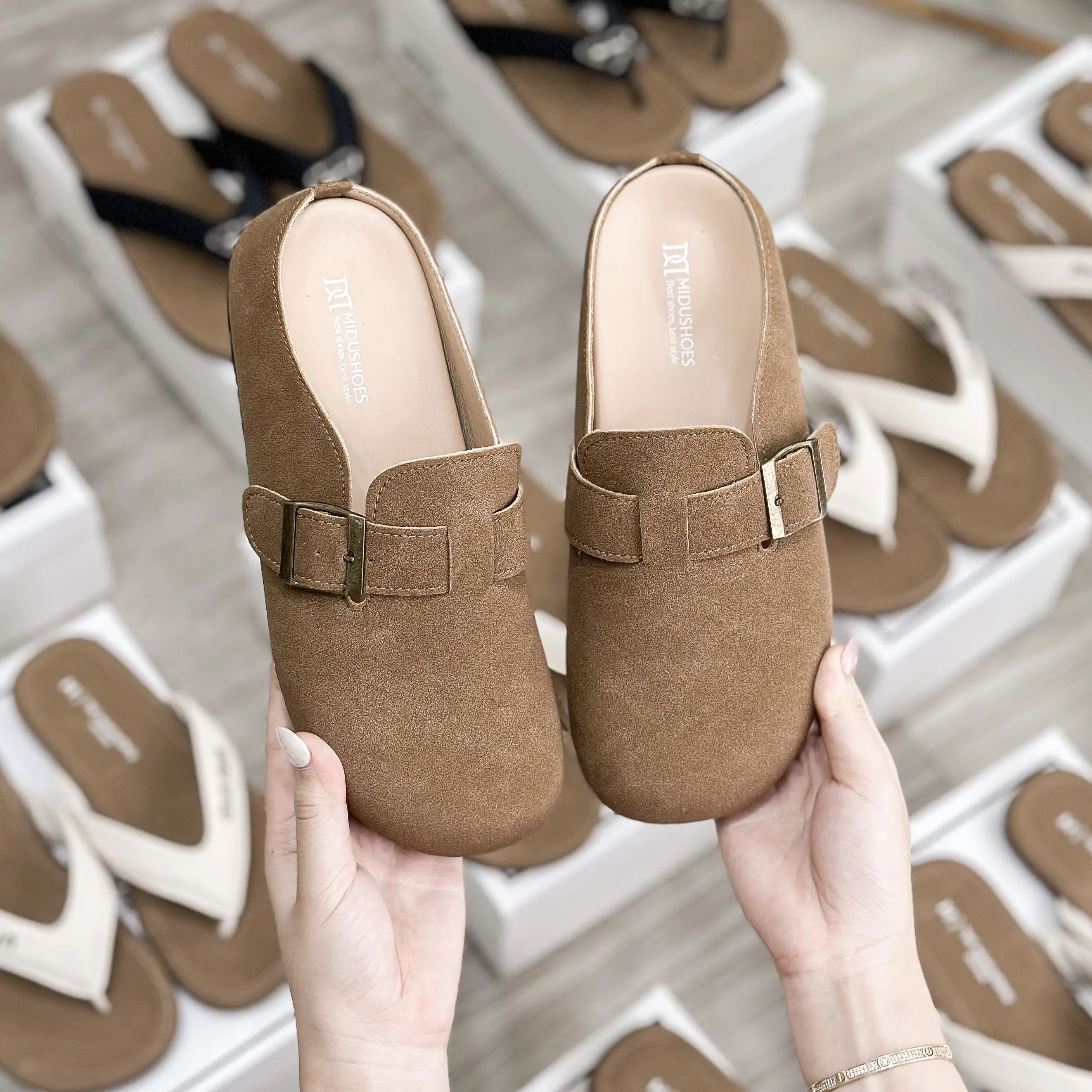 Dép Sục Nữ MIDU KORE Da Lộn Mũi Tròn, Sục Khuy Cài Phong Cách Đơn Giản 3 Màu 2 Phân DéP Shoes Women