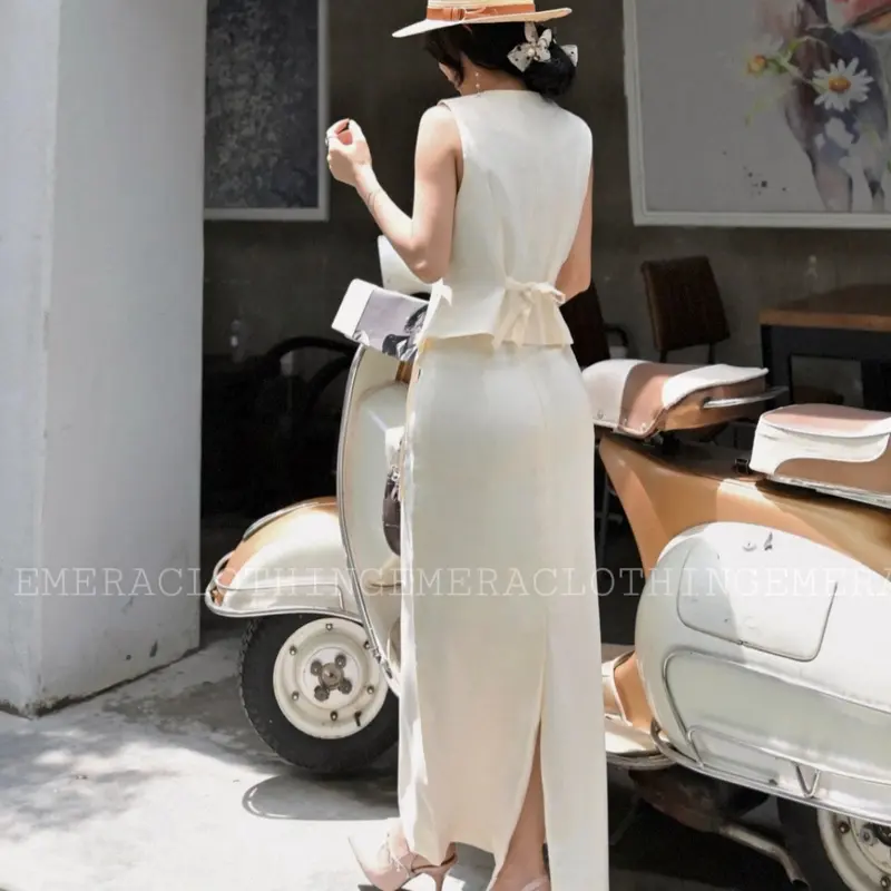 Set thiết kế váy áo Amelia màu Kem- áo croptop gile và chân váy dáng dài sang chảnh, thời thượng Nữ Women Kaki váy gile  nữ đồ tết 3