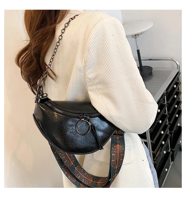Product Introduction of Fashion saddle waist bag fanny pack luxury leather female belt bags chain handbag purse women retro shoulder crossbody chest bag 31