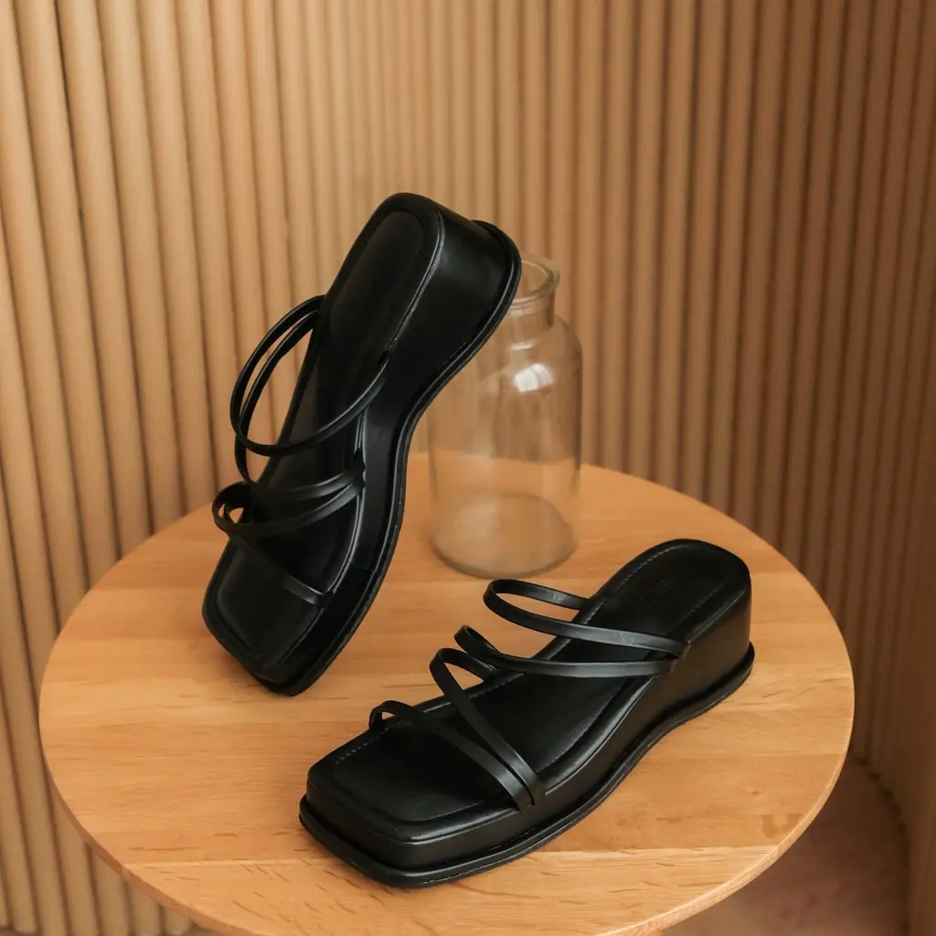 REYNA PLATFORM SANDALS (CLASSIC BLACK)
