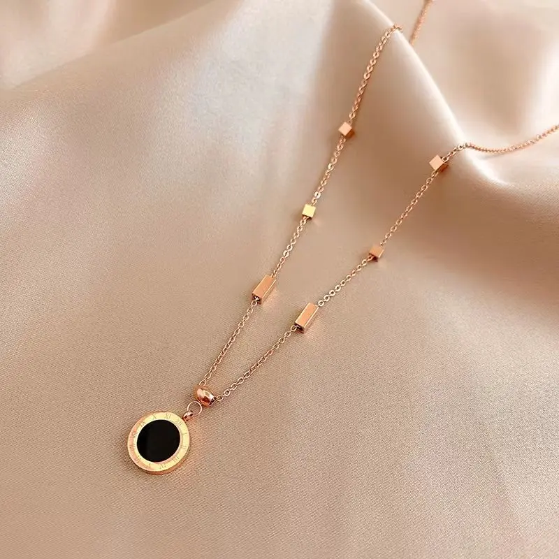 Kalung Titanium Liontin Bulat Putih/Hitam Romawi Super Mewah Anti Karat Dan Luntur Emas 7
