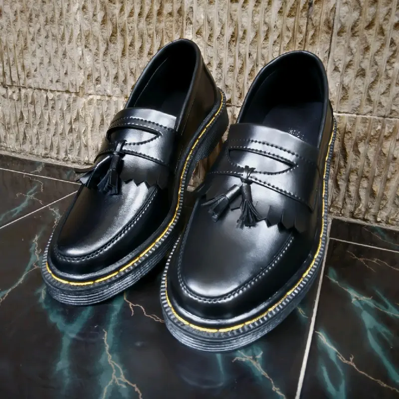 Sepatu docmart loafers adrian tessel Sepatu pria docmart penny  adrian tassel/FREEKAOSKAKI 0