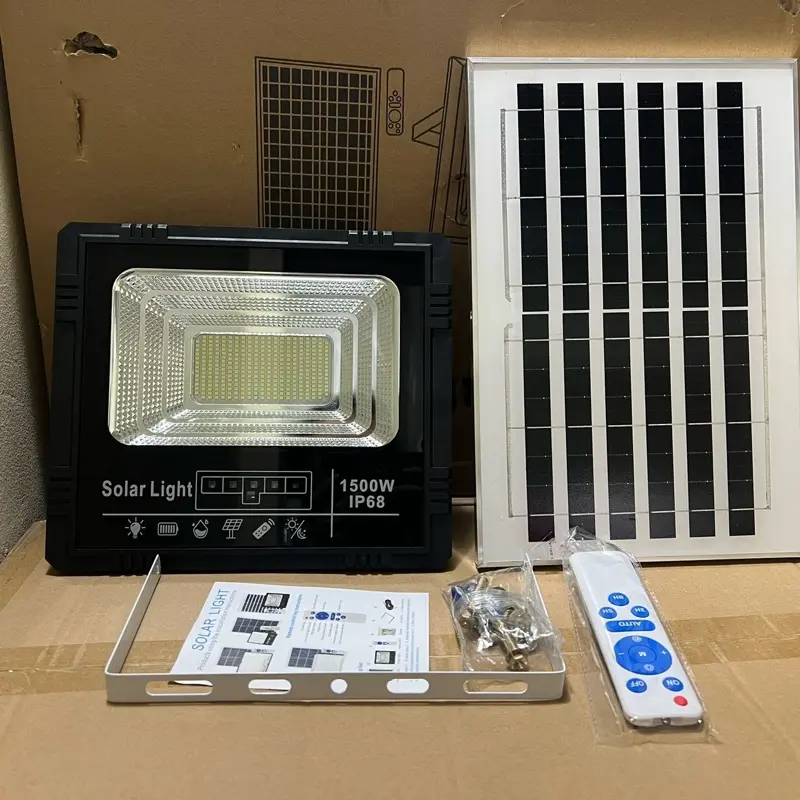 Đèn Pha Năng Lượng Mặt Trời 1500W – IP68 Chống Nước, Tích Điện Siêu Bền, Sáng 10-12h, Tiết Kiệm Điện. Bảo Hành 2 Năm, Đổi Trả 15 Ngày. Phù Hợp Sân Vườn, Nhà Xe, Đường Phố, Ngoài Trời. Đèn Năng Lượng Mặt Trời Chính Hãng, Lampu Solar, Đèn LED Siêu Sáng.