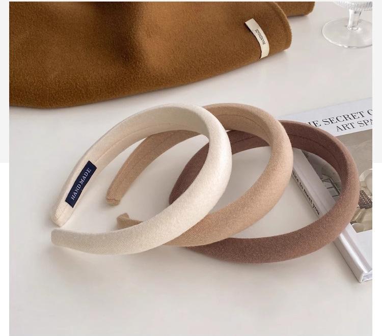 Product Introduction of Solid Color Versatile Sponge Headband Soft Stretchy Hair Accessory for Everyday Styling, Workouts Fashion Comfortable Non-Slip Hair Band for Women Girls 1