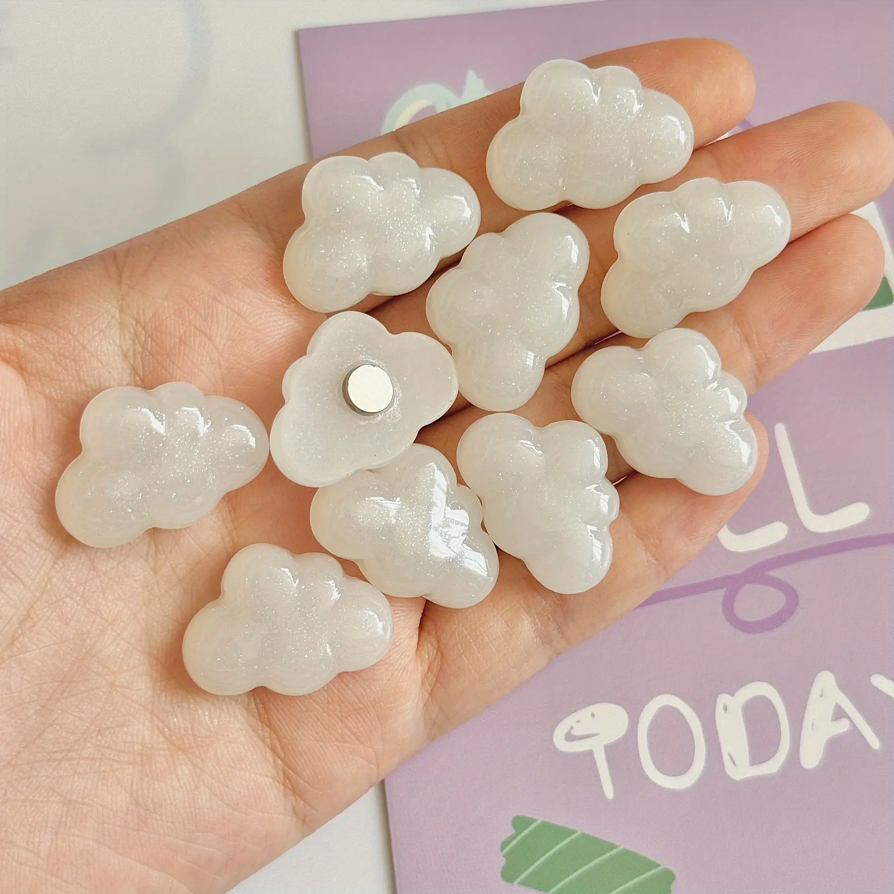 10pcs White Cloud Magnetic Resin Pins, 3D Triangle Shaped, Creative Home Office Decor, Whiteboard Magnets, Kitchen & Office Supplies, Plastic Material, Gift Idea for Home Decor