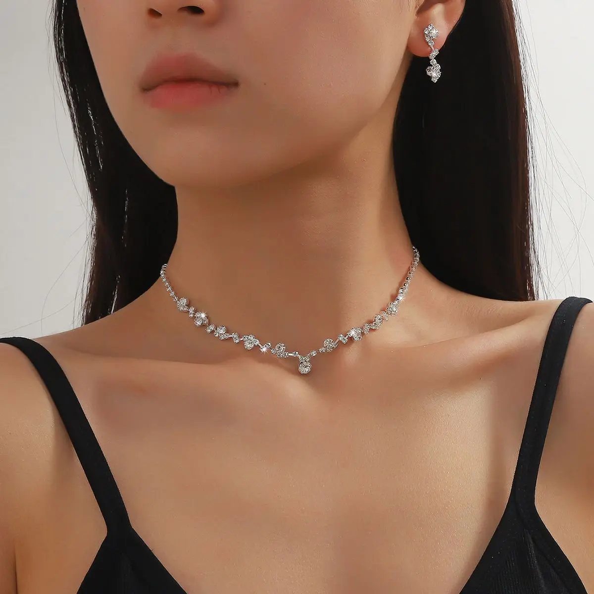 Sparkling Bridal Jewelry Set for Weddings, European Style Rhinestone Necklace Set, Unique and Elegant, Perfect for Weddings, Parties, or Special Occasions