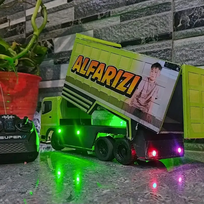 truk oleng tronton_truk oleng_Mainan Anak_truk kece_oleng murah Set Hadiah Beraneka warna Game Cowok Cewek Anak Mainan Miniatur  Truck Control Remote Game Cowok Beraneka warna Pengendali Jarak Jauh Perkembangan Anak Red 5