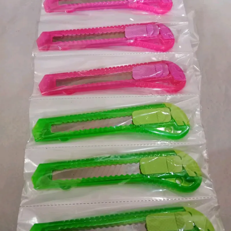 (12pcs)CUTTER BESAR GOLDEN |CUTTER WARNA WARNI MURAH 0