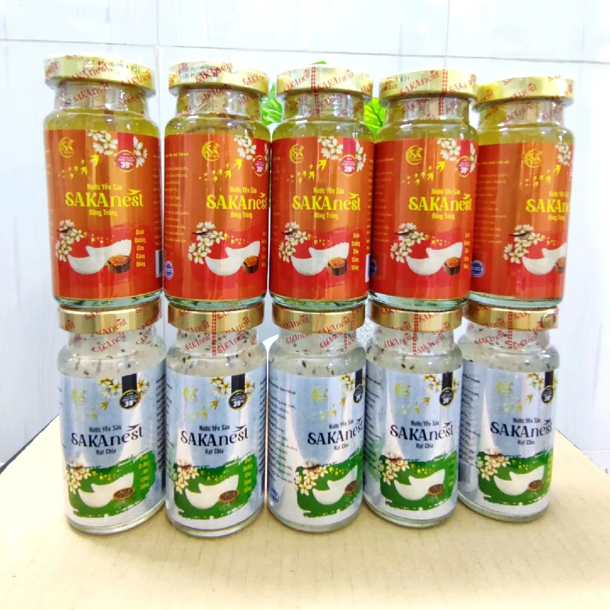 Combo 10 lọ SaKanest Mix 2 vị 150ml-39% yến ( 5 lọ  yến chưng Hạt Chia 39% yến + 5 lọ yến chưng Đông Trùng Hạ Thảo 39% yến ) dành cho Người Lớn - sản phẩm không hộp