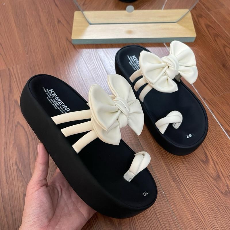 Dép  Xỏ ngón  Nơ xinh xắn  A2  đế cao 5cm  chân quai có may viền xung quanh  mẫu chuẩn size chân tròn thì tăng dùm shop 1size . 