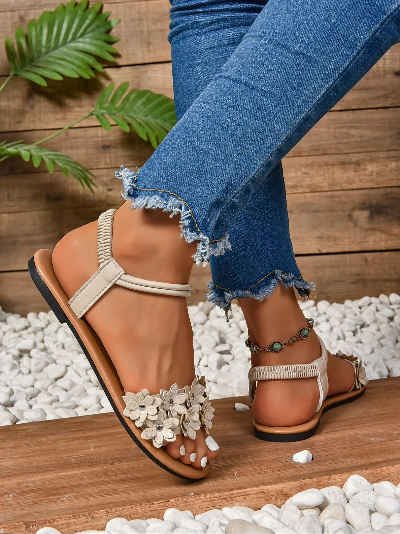 Women's Fashionable Ditsy Floral Pattern Design Slip on Sandals, Casual Comfortable Flat Sandals for Summer, Lightweight Breathable Shoes for Daily Wear, Girl