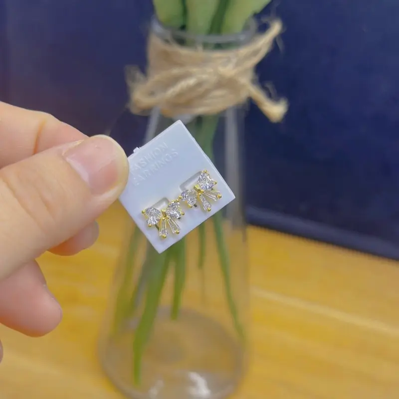 Hoa tai hội chốt đẩy mã Nơ 8