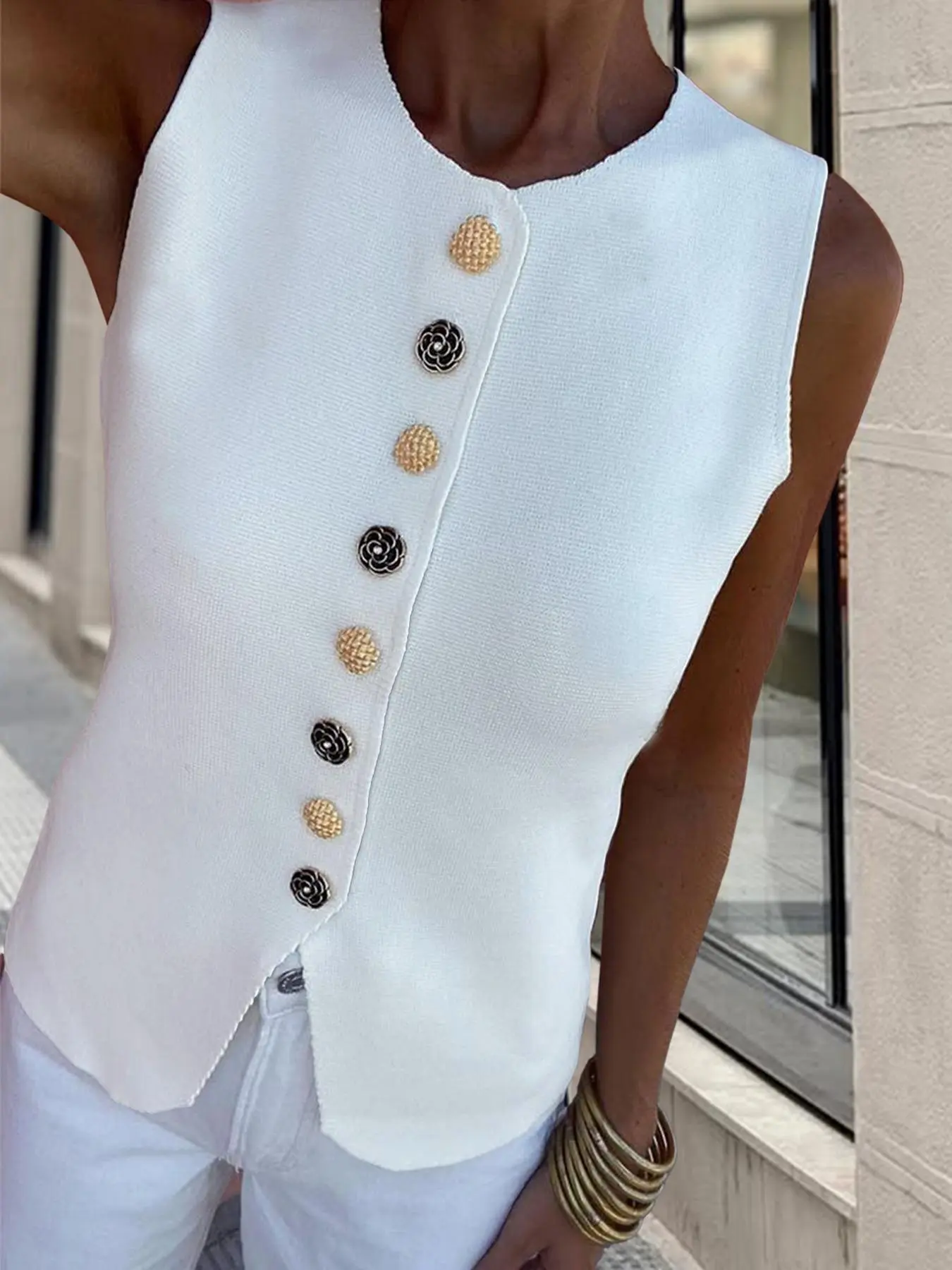 Women's Plain Button Sweater Vest, Casual Sleeveless Round Neck Knit Top for Summer, Fashion Women's Knitwear for Daily Wear